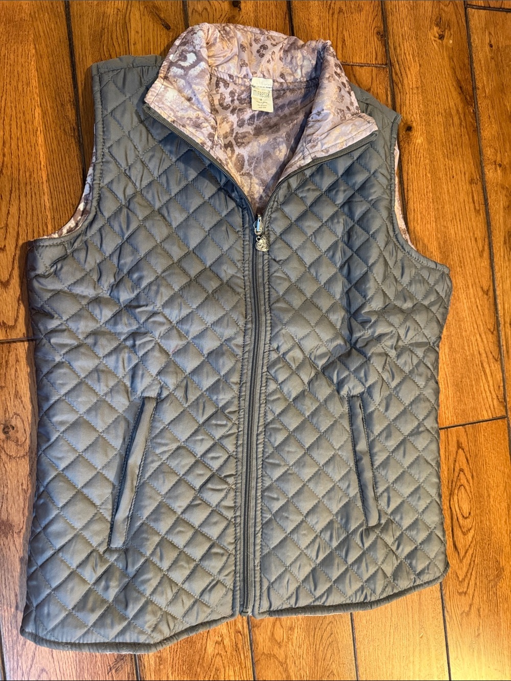 Quilted Reversible Vest in Gray with Patterned Lining